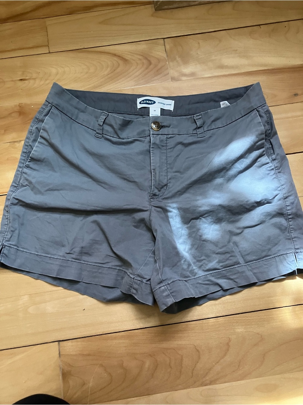 Old Navy Women's Gray Everyday  Chino 5in Shorts